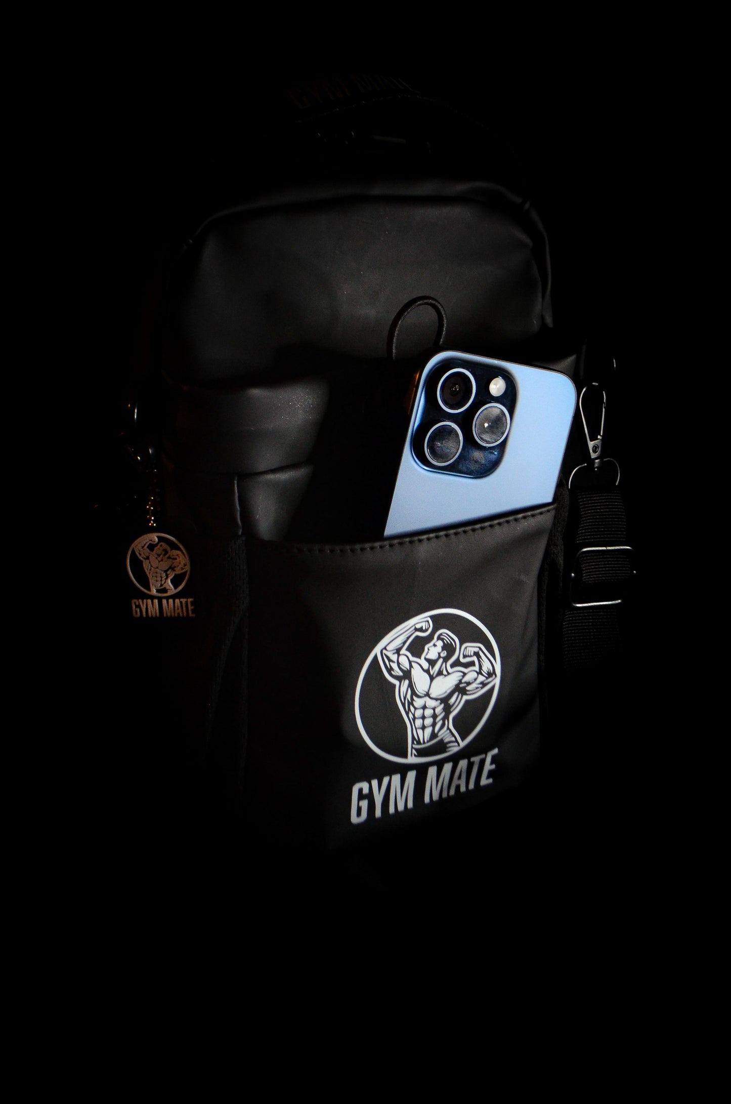 Stylish Gym Bag with Magnetic Closure – Lightweight & Durable